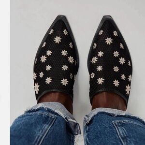 Free People Becky Daisy Mules In Black Size 7.5 New